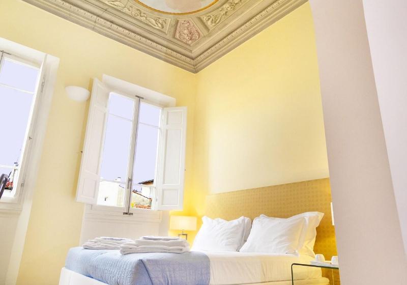 חדר סטנדרט עם מיטת קינג, Holiday Inn Express Hotel & Suites Tampa Rocky Point Island, An Ihg