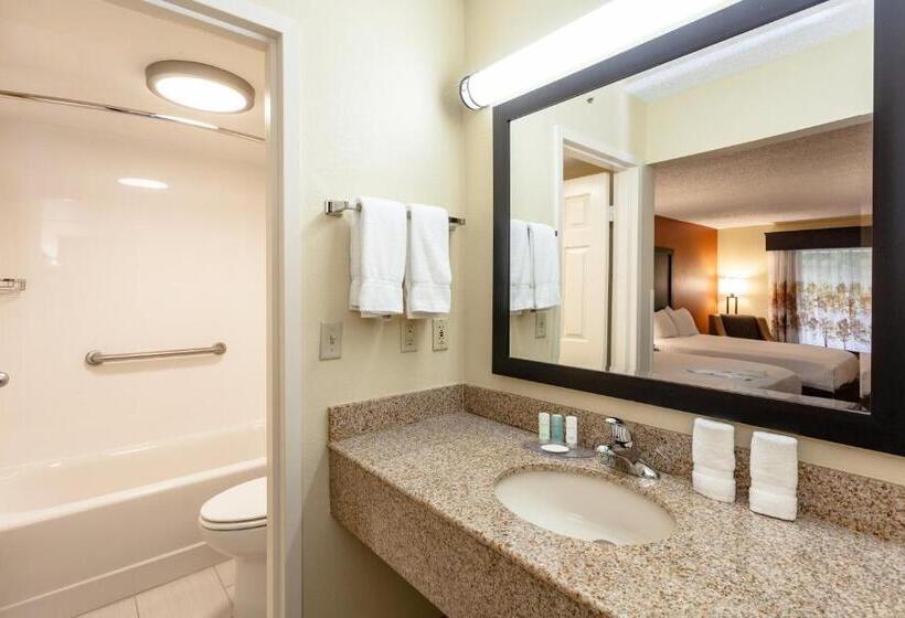 Quarto Estandar, Clarion Inn Biltmore Village