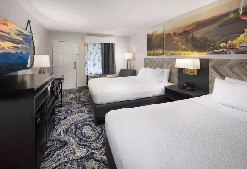 اتاق استاندارد, Clarion Inn Biltmore Village
