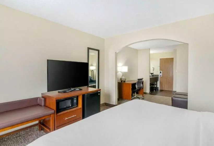 キングサイズベッドのスイートルーム, Comfort Inn & Suites La Grange Louisville Area