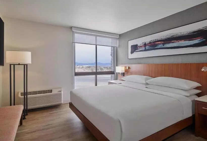 キングサイズベッドのスイートルーム, Delta Hotels By Marriott Denver Thornton