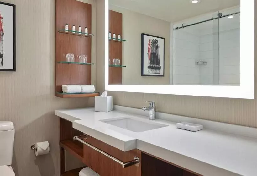 キングサイズベッドのエクゼクティブルーム, Delta Hotels By Marriott Denver Thornton