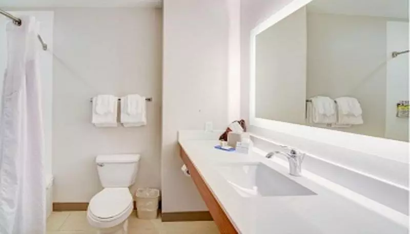 キングサイズベッドのスイートルーム, Holiday Inn Express & Suites Quincy I 10, An Ihg