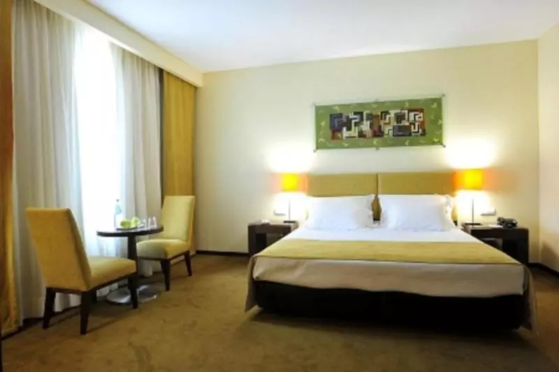 キングサイズベッドのスイートルーム, Holiday Inn Express & Suites Quincy I 10, An Ihg