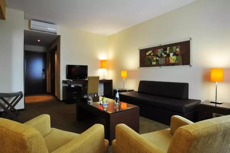 キングサイズベッドのスイートルーム, Holiday Inn Express & Suites Quincy I 10, An Ihg