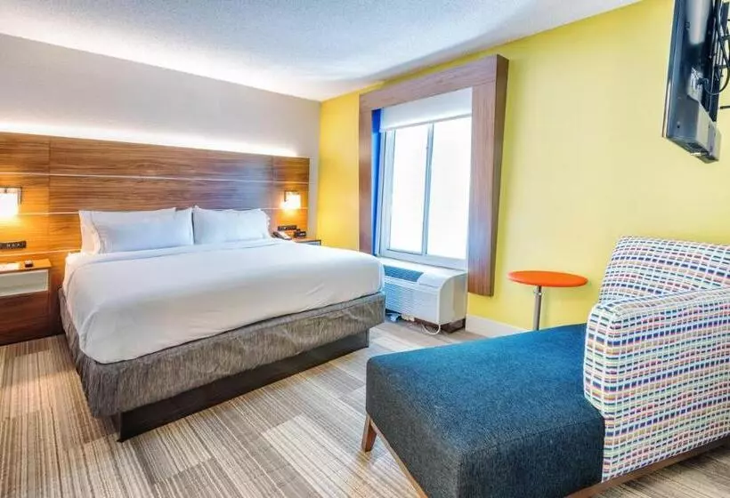 キングサイズベッドのスイートルーム, Holiday Inn Express Charleston Us Highway 17 & I 526, An Ihg