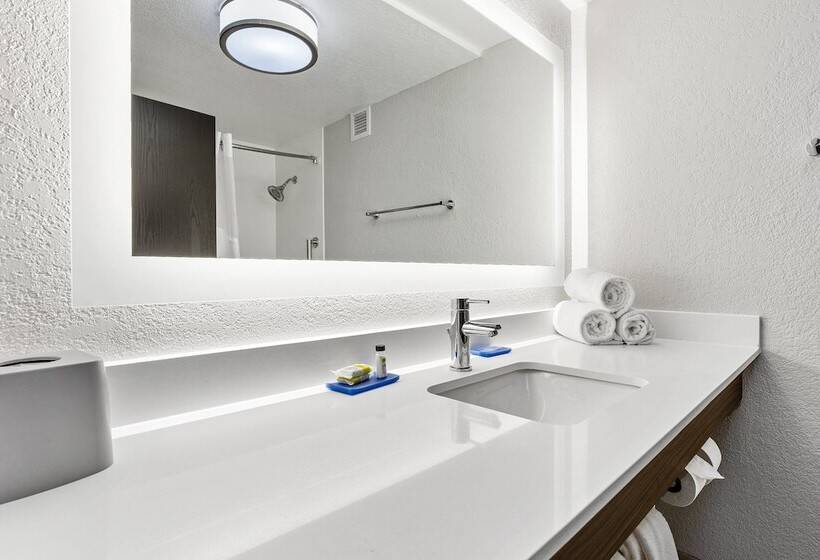 غرفه قياسيه سريرين مزدوجين, Holiday Inn Express Harlingen By Ihg