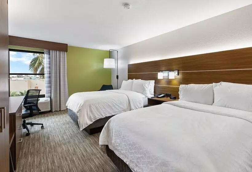 Standard-huone 2 Parivuodetta, Holiday Inn Express Harlingen By Ihg