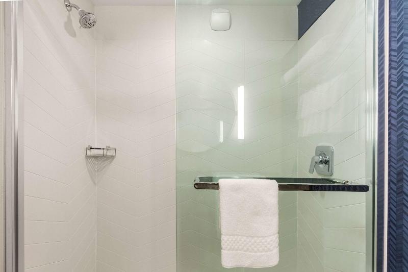 带大床的标准工作室, Holiday Inn Express Seattle City Center