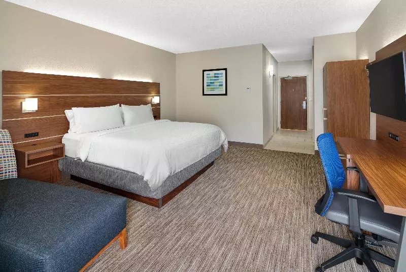 キングサイズベッドのスタンダードルーム, Holiday Inn Express Statesboro, An Ihg