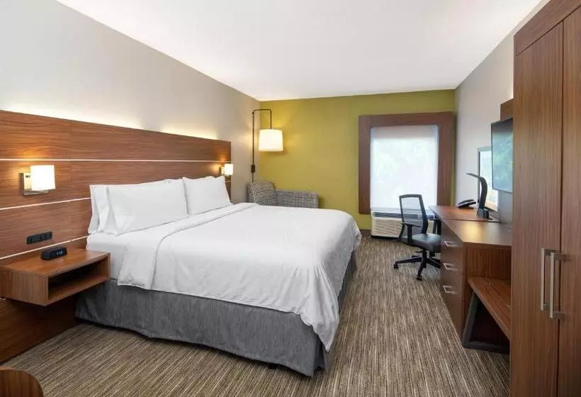 身障者適用キングサイズベッドルーム, Holiday Inn Express Statesboro, An Ihg
