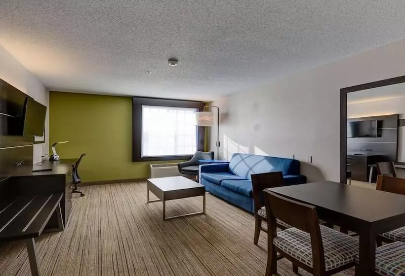 スイート, Holiday Inn Express & Suites Ashtabula Geneva, An Ihg