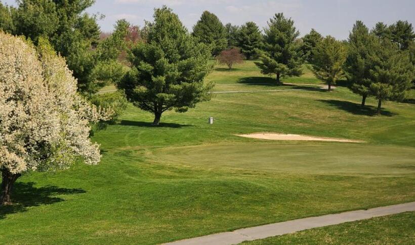 غرفة قياسية سرير كينج, Holiday Inn Staunton Conference Center, An Ihg