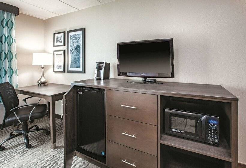 Номер Deluxe, La Quinta By Wyndham Sturbridge