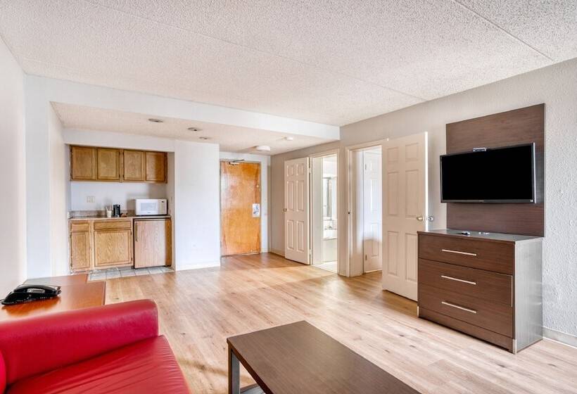 Люкс, OYO Hotel Burlington South