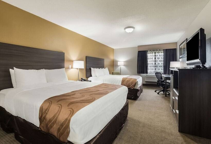 带2个双人床的标准工作室, Quality Inn