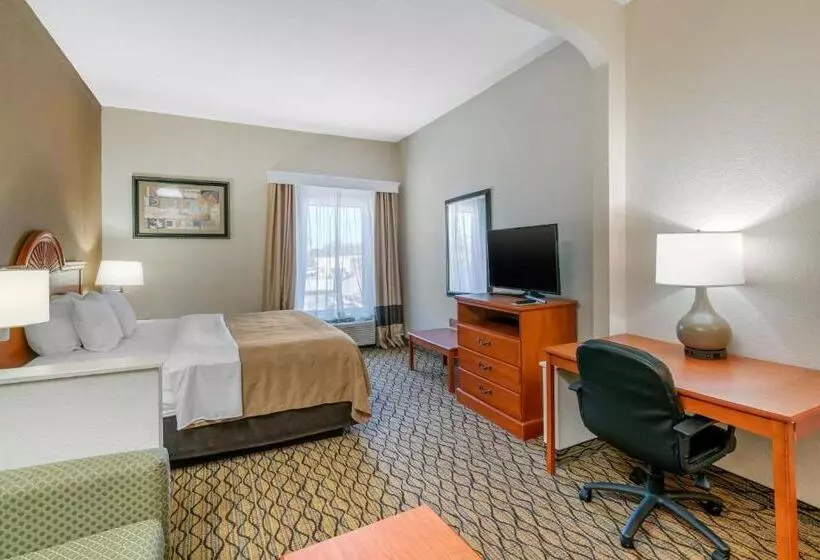 キングサイズベッドのスイートルーム, Quality Inn & Suites Jefferson City