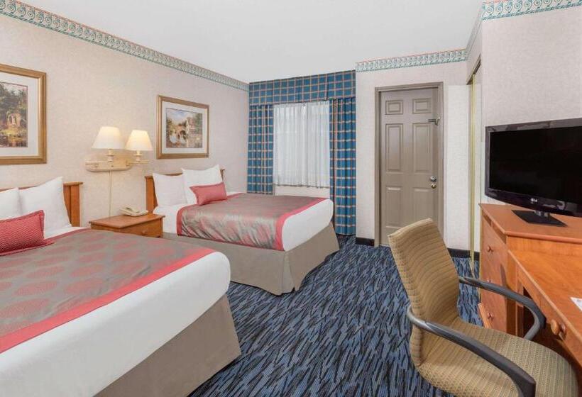 Номер Стандарт 2 Двуспальные Кровати, Ramada By Wyndham Kent Seattle Area