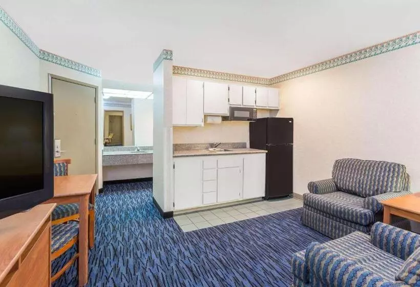 Sviitti King-vuode, Ramada By Wyndham Kent Seattle Area
