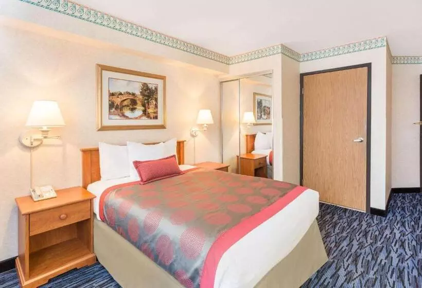 Sviitti King-vuode, Ramada By Wyndham Kent Seattle Area