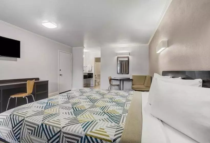 اتاق استاندارد با تخت بزرگ, Motel 6lodi, Ca