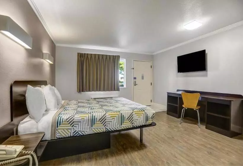اتاق استاندارد با تخت بزرگ, Motel 6lodi, Ca