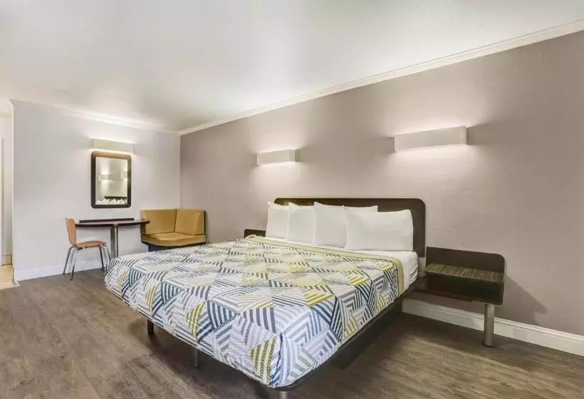 اتاق استاندارد با تخت بزرگ, Motel 6lodi, Ca
