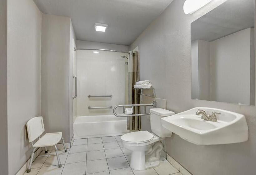 غرفة قياسية لذوى الاحتياجات الخاصة, Motel 6lodi, Ca