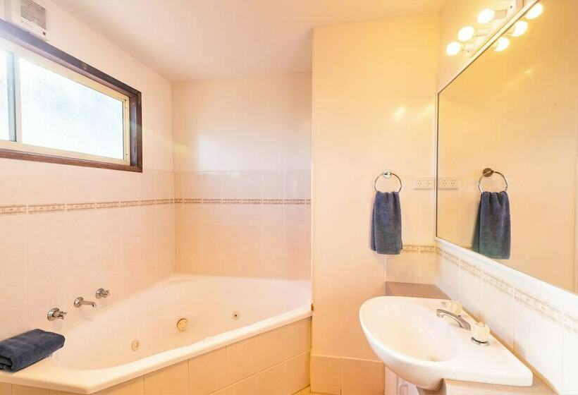 小室, Edithburgh Caravan Park