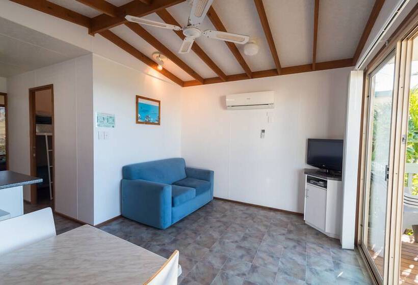 小室, Edithburgh Caravan Park