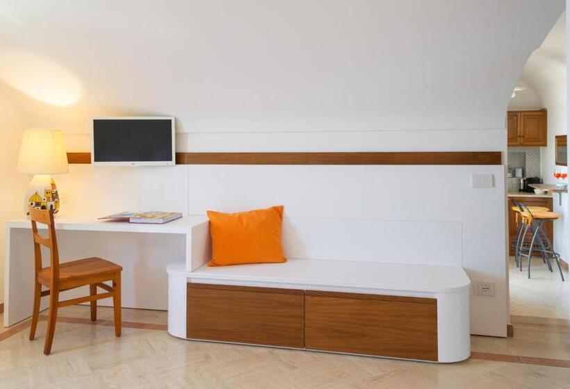 חדר דלוקס עם מרפסת נוף לים, Residence Lì Galli