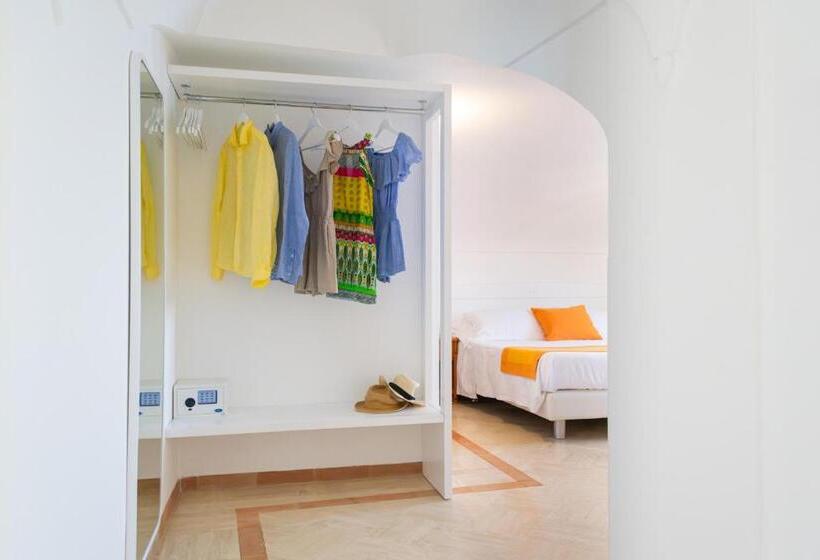 חדר דלוקס עם מרפסת נוף לים, Residence Lì Galli