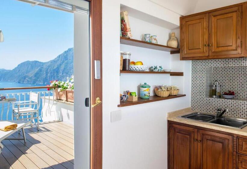 חדר דלוקס עם מרפסת נוף לים, Residence Lì Galli