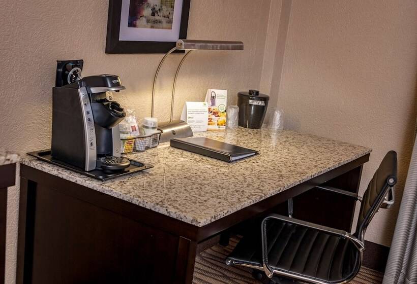 غرفه قياسيه سريرين مزدوجين, Best Western Plus Strongsville Cleveland