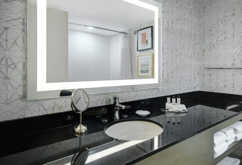 Номер Стандарт 2 Двуспальные Кровати, Crowne Plaza Auburn Hills, An Ihg