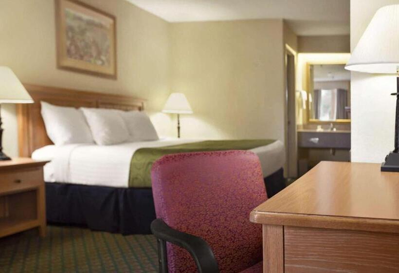 适合残疾人士使用的带超级大床的标准间, Days Inn & Suites By Wyndham Stuttgart