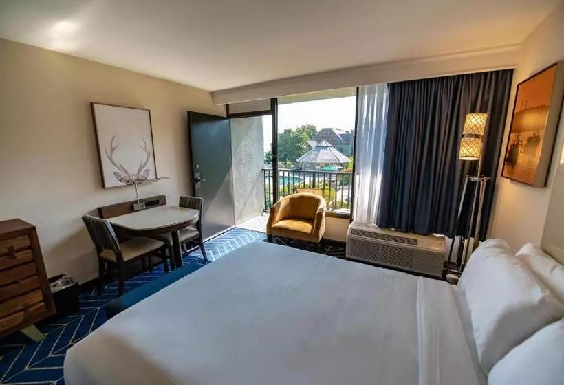 Standard Room with Balcony Side Sea View, Holiday Inn Bar Harbor Regency Hotel, An Ihg