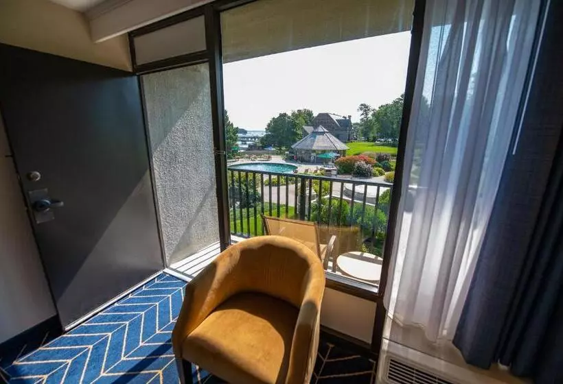 Standard Room with Balcony Side Sea View, Holiday Inn Bar Harbor Regency Hotel, An Ihg
