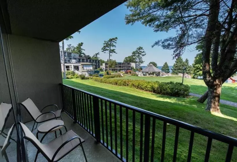 اتاق استاندارد با تخت بزرگ برای معلولان, Holiday Inn Bar Harbor Regency Hotel, An Ihg