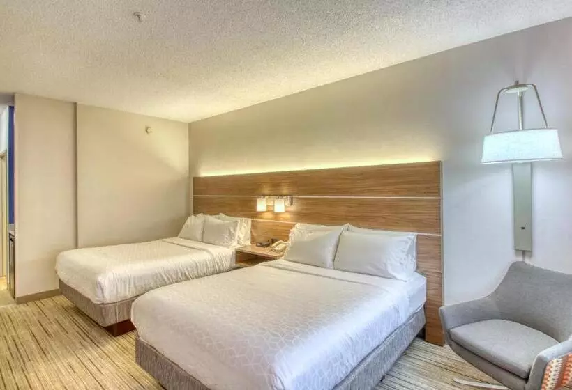 اتاق استاندارد, Holiday Inn Express Hotel & Suites Oshkosh   State Route 41, An Ihg