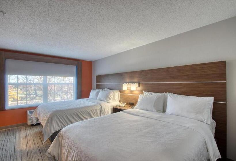 Люкс, Holiday Inn Express Hotel & Suites Oshkosh   State Route 41, An Ihg