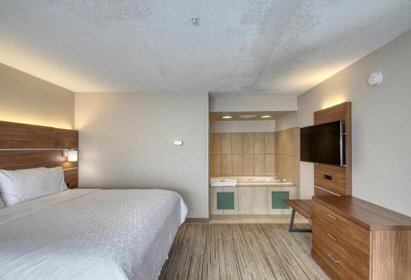 Люкс Повышенной Комфортности, Holiday Inn Express Hotel & Suites Oshkosh   State Route 41, An Ihg