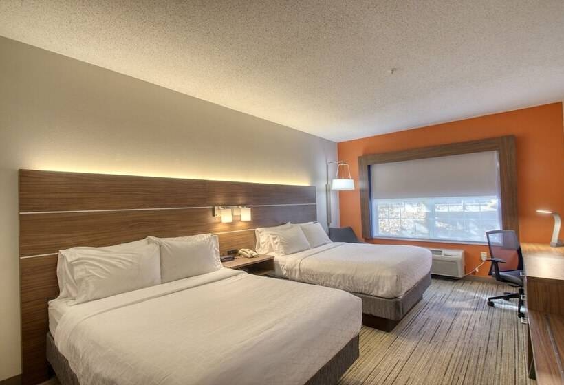 Номер Стандарт Адаптированный для Инвалидов, Holiday Inn Express Hotel & Suites Oshkosh   State Route 41, An Ihg