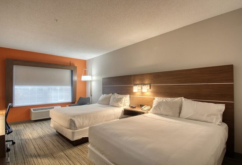 Номер Стандарт Адаптированный для Инвалидов, Holiday Inn Express Hotel & Suites Oshkosh   State Route 41, An Ihg