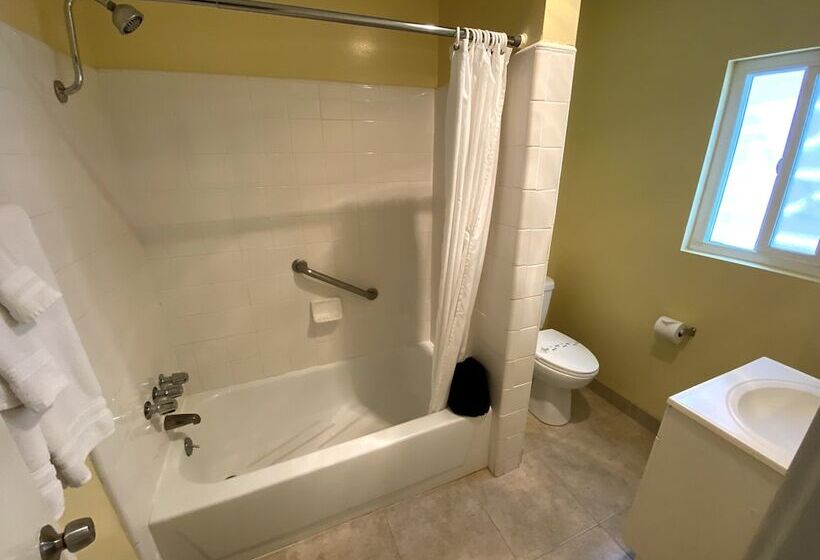 חדר דלוקס, Hollywood Celebrity