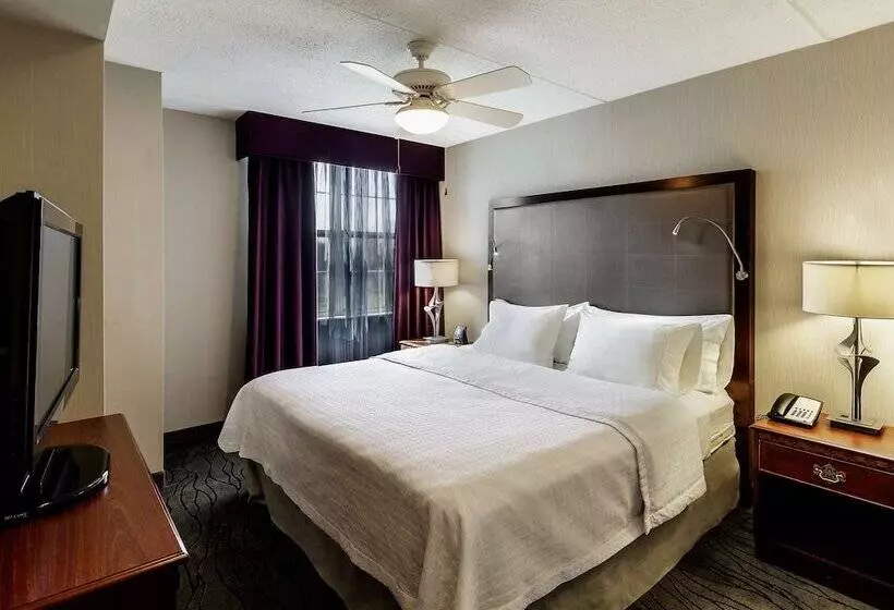 キングサイズベッドのスイートルーム, Homewood Suites By Hilton Buffaloairport