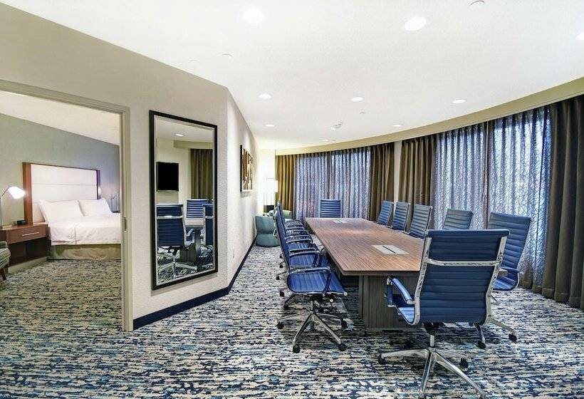 带大床的套房, Homewood Suites By Hilton Seattle Downtown