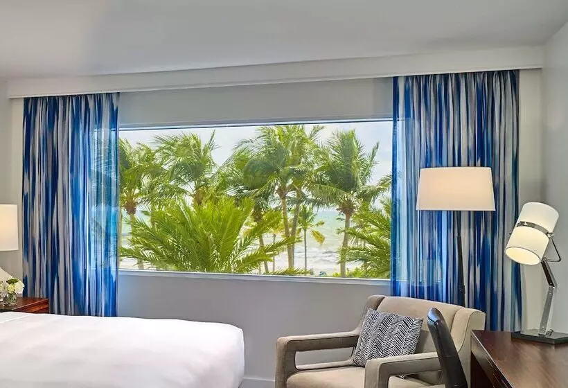 اتاق لوکس با چشم‌انداز دریا, Sonesta Fort Lauderdale Beach
