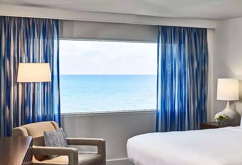 اتاق لوکس با چشم‌انداز دریا, Sonesta Fort Lauderdale Beach
