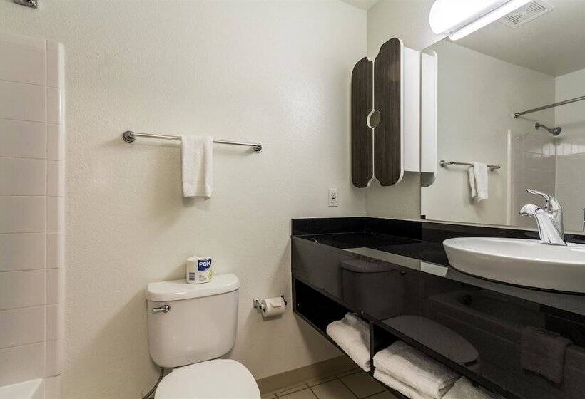 Номер Стандарт 2 Двуспальные Кровати, Studio 6dallas, Tx  Northwest